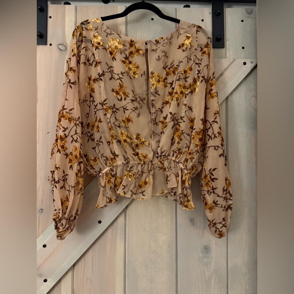 NWT Storia Velvet Floral Burnout Peplum Blouse - Picture 7 of 8